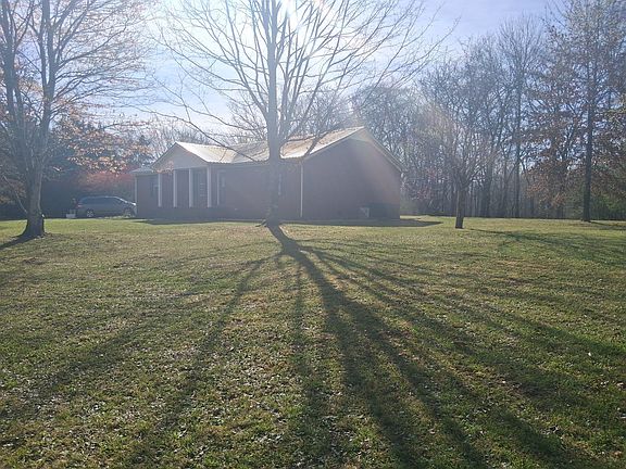 3rd image of 547 Busby Rd