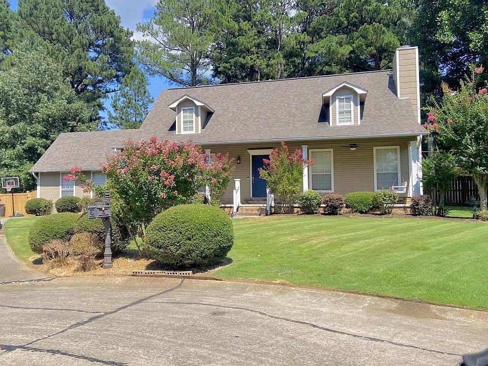1st image of 32 Woodland Ct