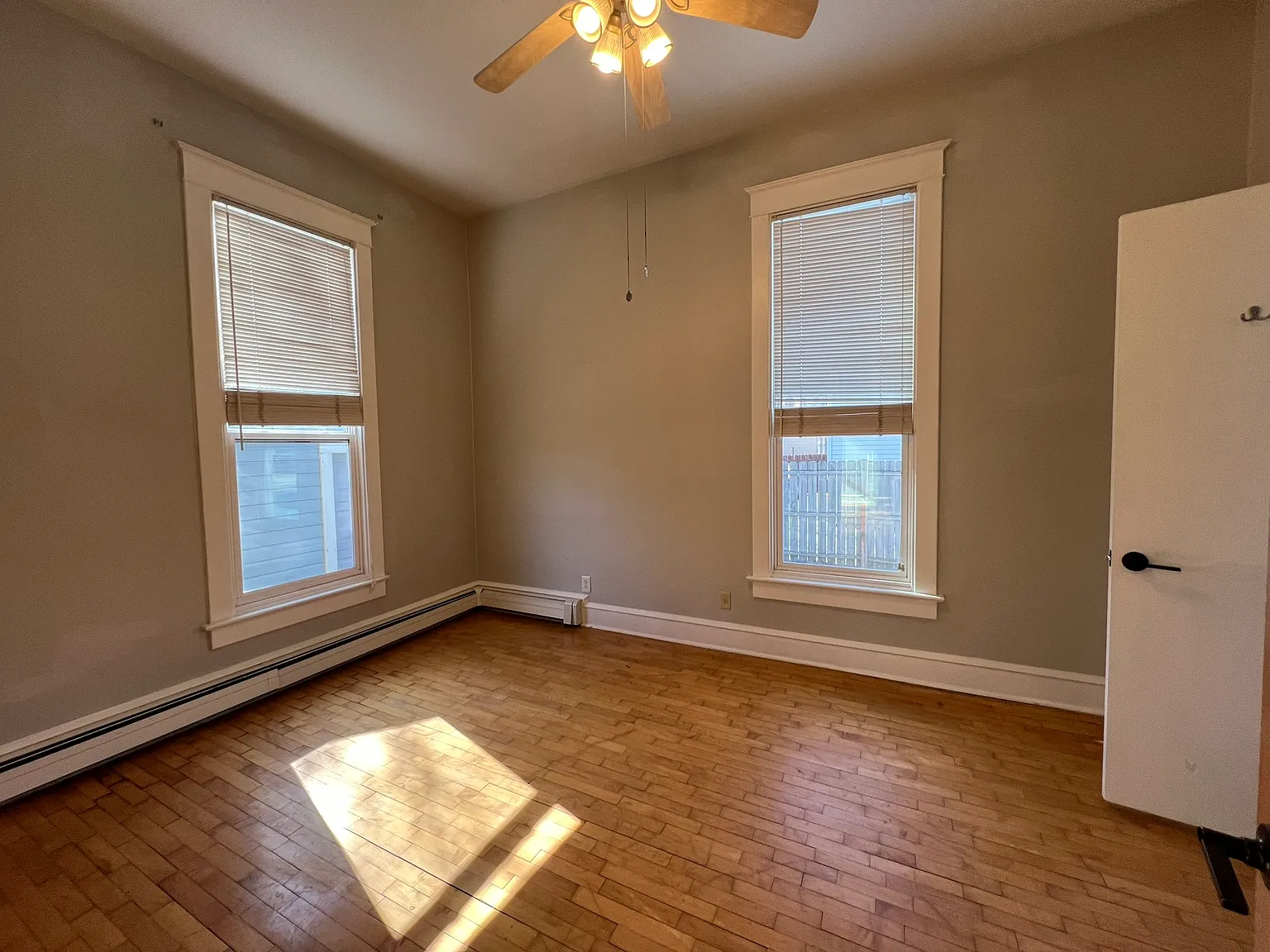 1 bed, 800 sqft, $1,100 — Photo 3