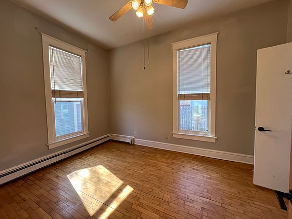 3rd image of 417 N Durkee St APT 4
