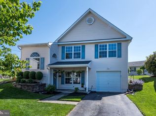 19 Patriot Ct, Upper Chichester, PA 19061