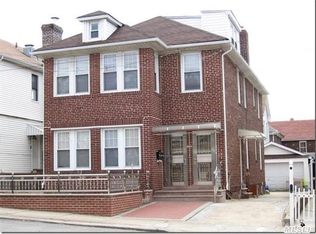 15716 45th Ave, Flushing, NY 11355