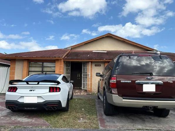 756 SW 99 Court Cir, Miami, FL 33174