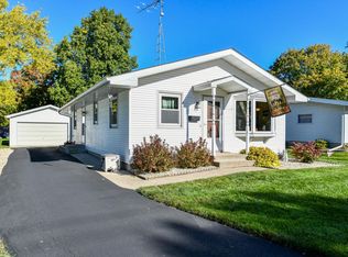 1113 E Wisconsin St, Delavan, WI 53115