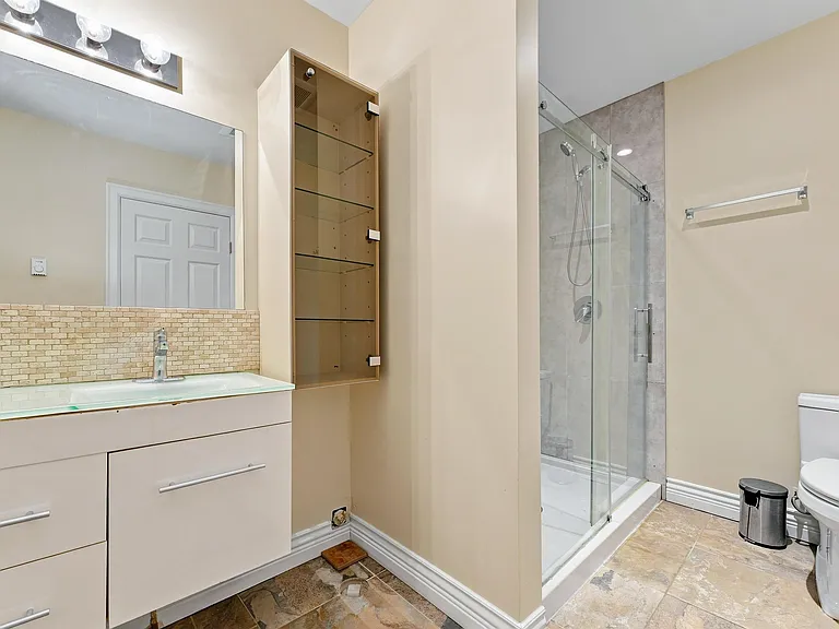 2426 Westhill Ct #LOWER — Photo 31