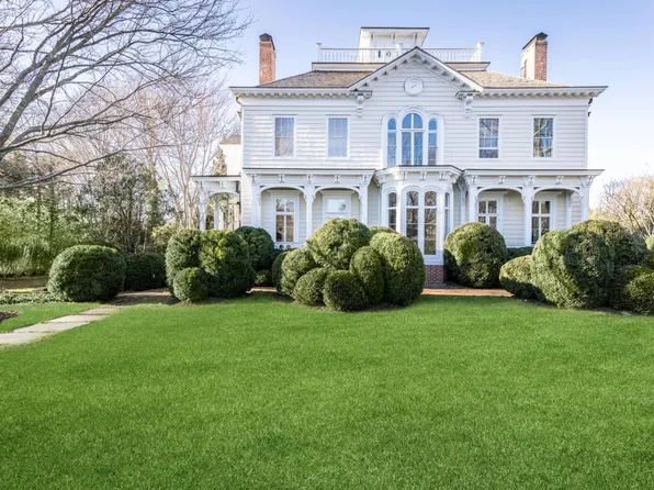 https://photos.zillowstatic.com/fp/0f74aaab0f9df581dc5dc13cf415b86b-p_e.webp