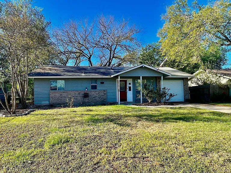 312 Magnolia Dr — Photo 1