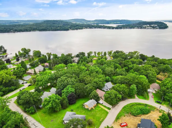 W11091 Lakeview Dr, Lodi, WI 53555