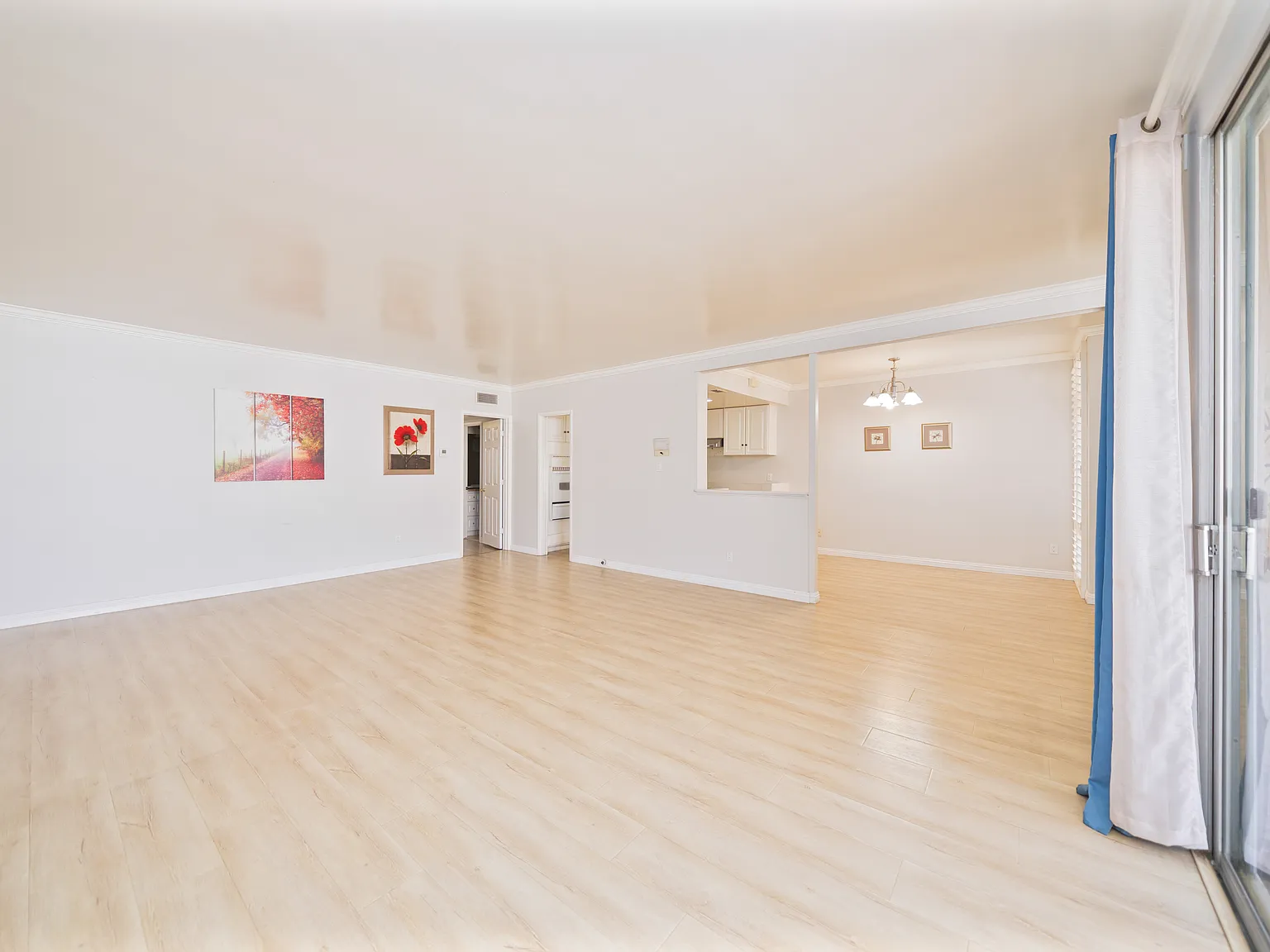 2 bed, 1313 sqft, $2,900 — Photo 3