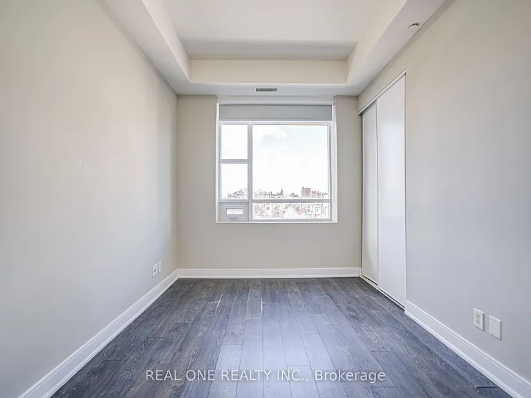 150 Main St W #409 — Photo 16