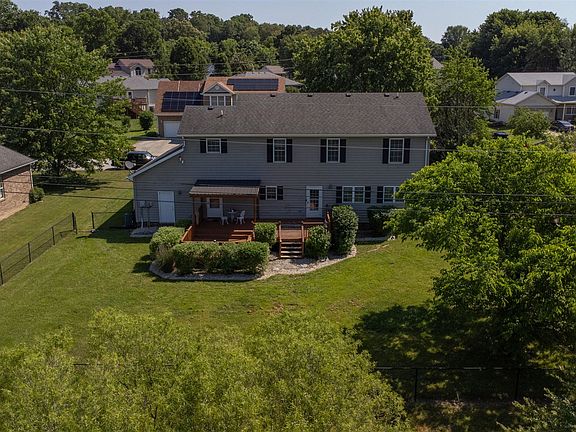 4th image of 218 Autumn Ct