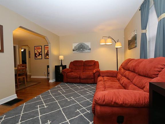 3rd image of 7133 Silver Crest Dr