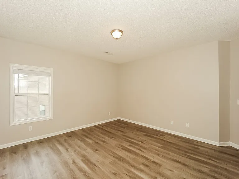 303 Tara Beach Ln — Photo 13