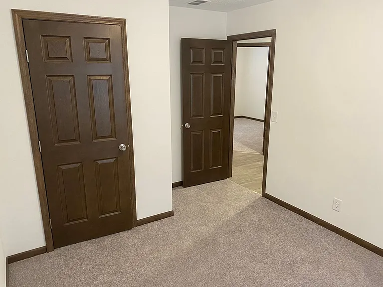306 S Elm St — Photo 10