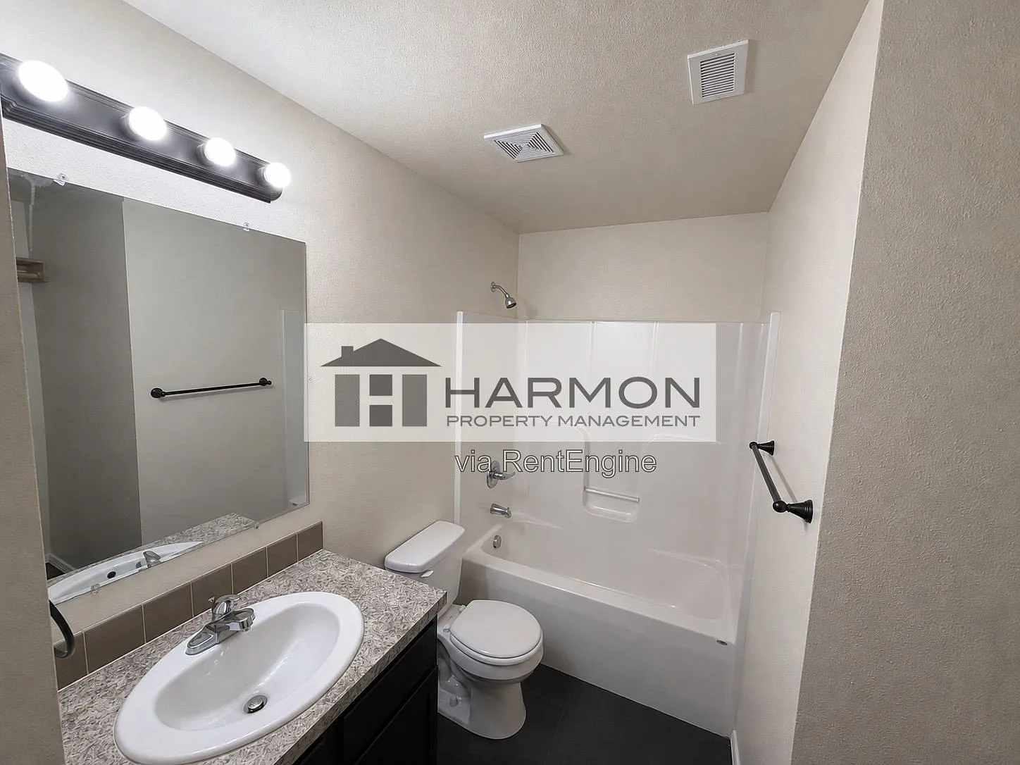 3 bed, 2.0 bath, 1056 sqft, $1,295 — Photo 4