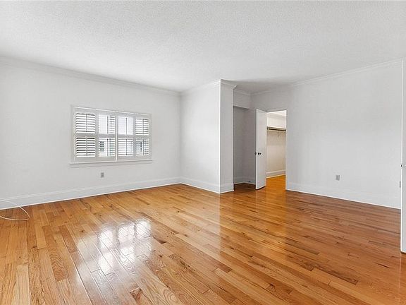5th image of 1750 Saint Charles Ave APT 438