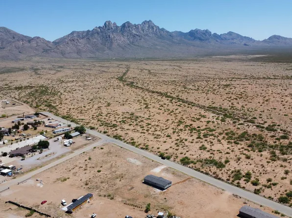 9595 Smith Ln, Las Cruces, NM 88011