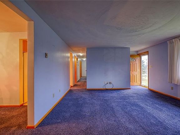 5th image of 1526 Greensburg Pike