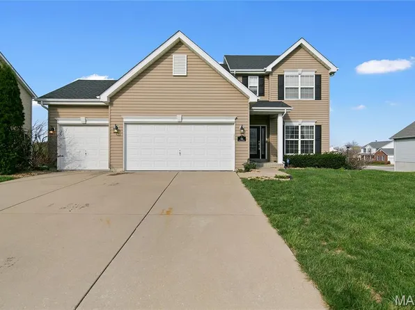 704 Julia Elizabeth Dr, Wentzville, MO 63385