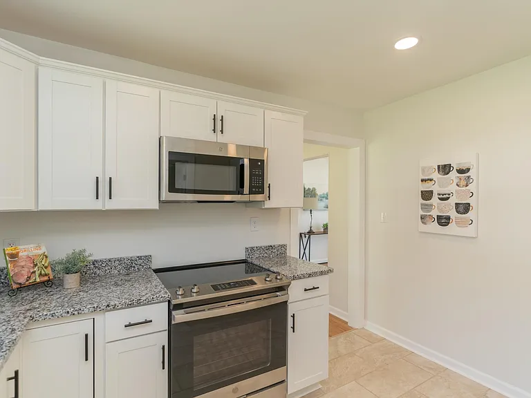 913 Woodmore Ter — Photo 28