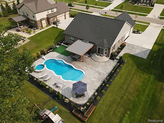 2nd image of 59362 Deer Haven Dr