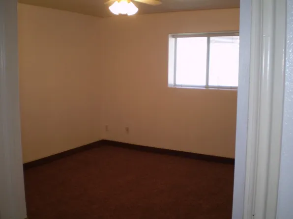 30 N Main St #3, Hurricane, UT 84737