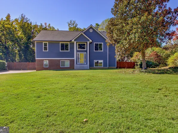 65 Heathridge Dr, Sharpsburg, GA 30277
