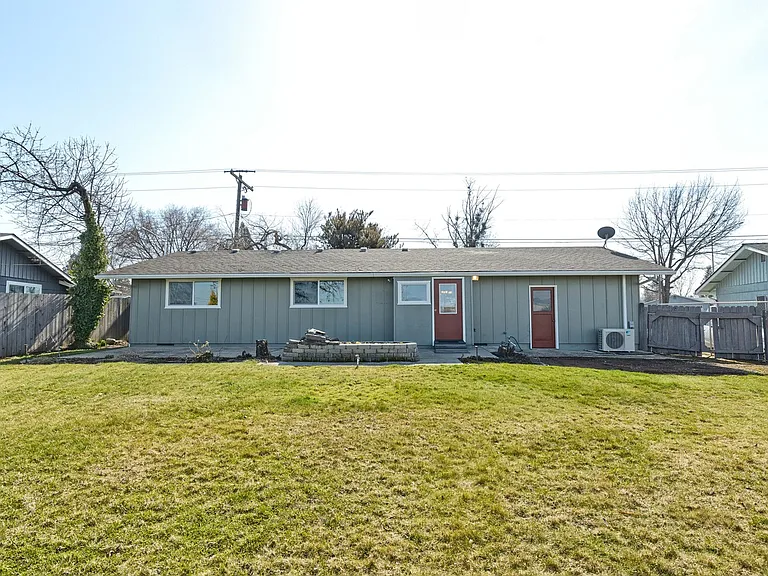 Division Rd — Photo 24