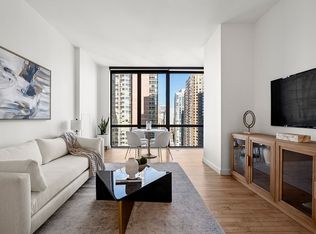 Chelsea Stratus, New York, NY 10011