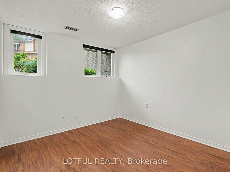 1663 Locksley Ln — Photo 10