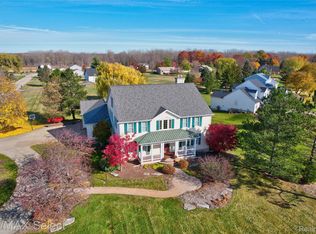 8211 Burleigh Rd, Grand Blanc, MI 48439