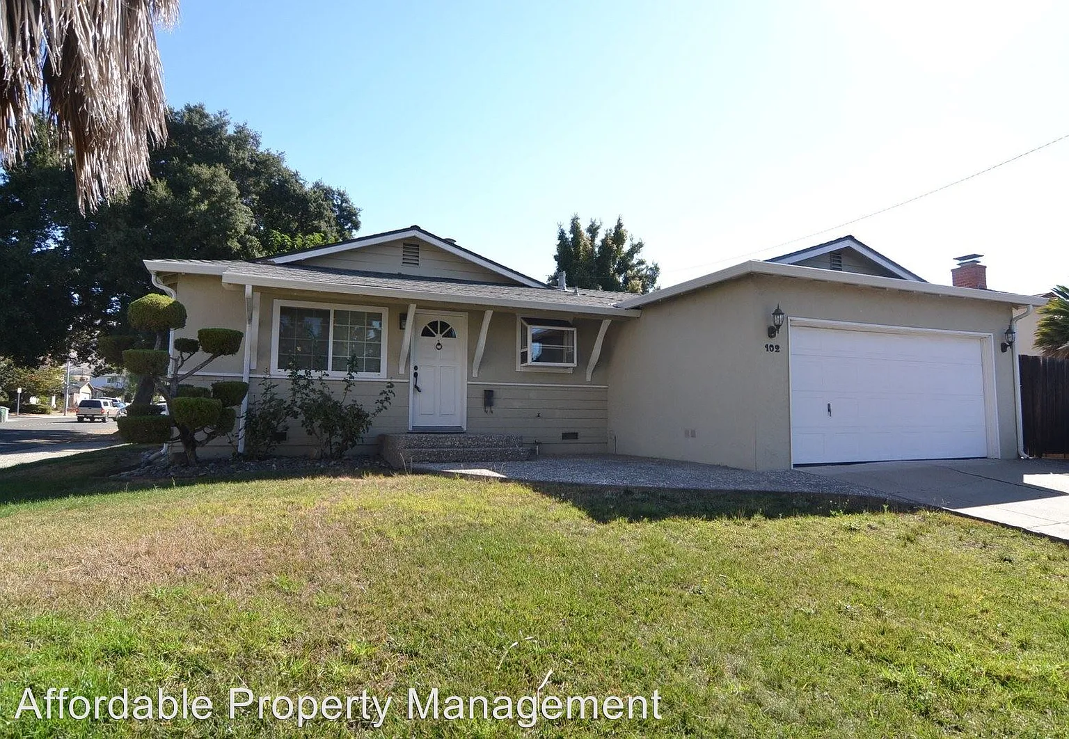 102 Action Ct photo 1