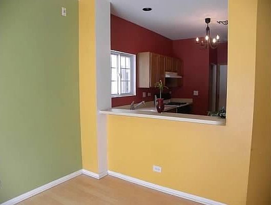 4th image of 291 Windsor Ct Unit A