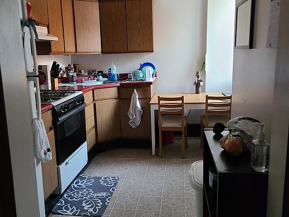 5th image of 823 N Lincoln Ave APT 5