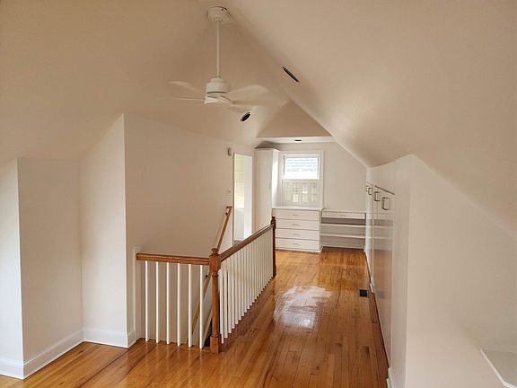 SECOND FLOOR BEDROOM SUITE