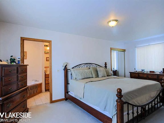 5th image of 8470 Devon Dr