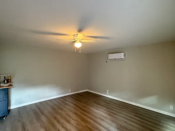 215 Daniel St, San Antonio, TX 78204