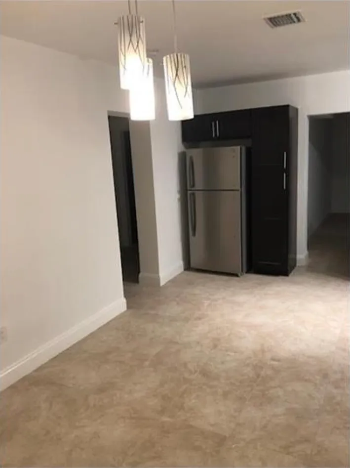 3 bed, 1500 sqft, $3,100 — Photo 2