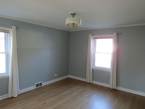 5th image of 10143 S Turner Ave