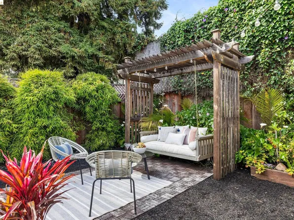 560 44th St, Oakland, CA 94609