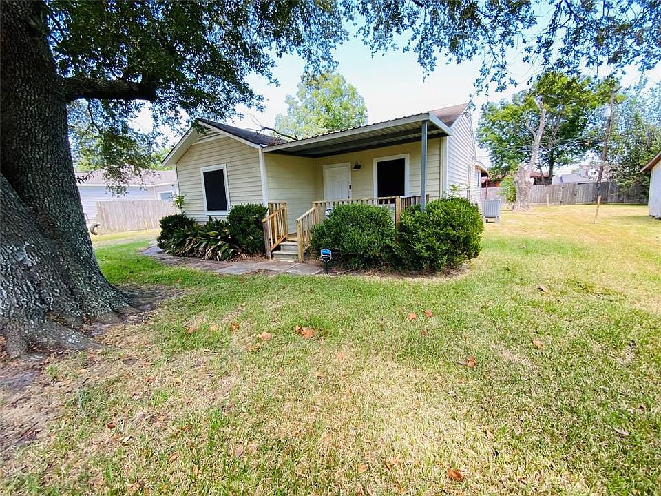1st image of 2510 35th Ave N