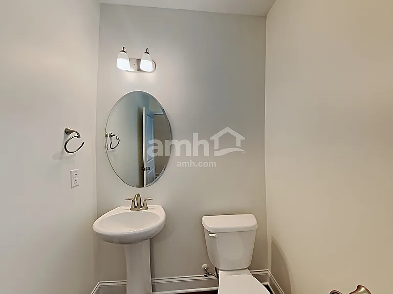 2128 Laurel Village Cir — Photo 10