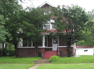 1009 W 4th St, Waterloo, IA 50702