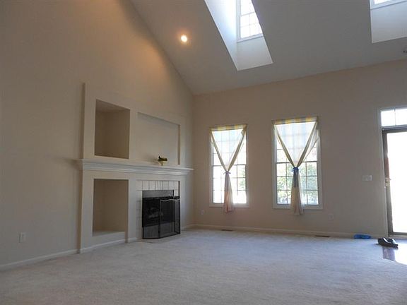 5th image of 2917 Philadelphia Dr