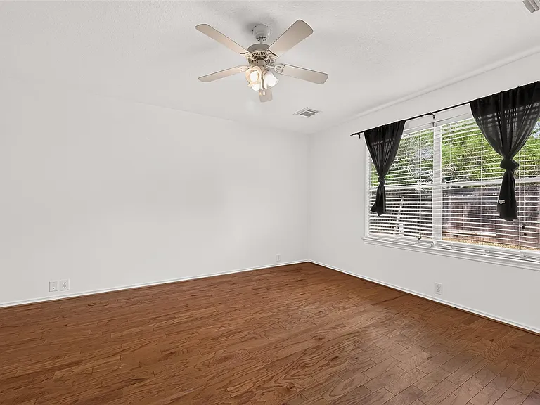 6807 Lauderwick Ct — Photo 34