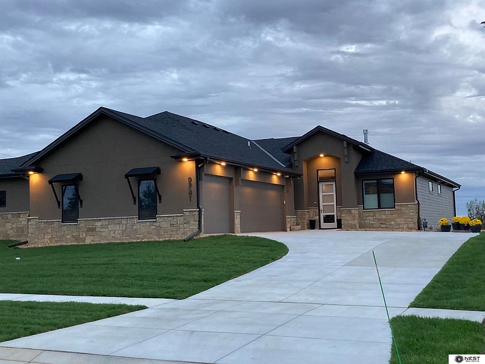 2nd image of 9717 Casa Colina Ct