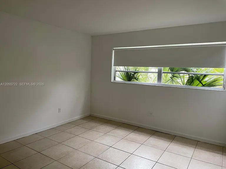 3522 NE 171st St #206 — Photo 8
