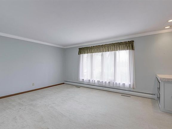 4th image of 16921 Crestview Dr