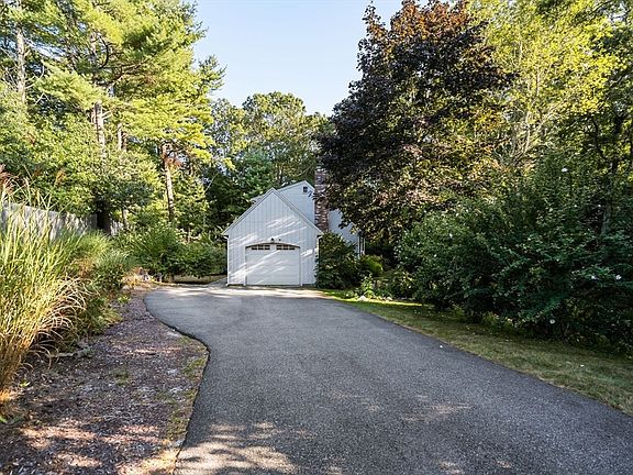 2nd image of 7 Hunters Trl