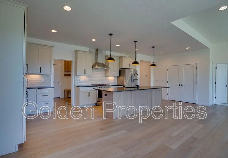 7768 N Girard Cir — Photo 6
